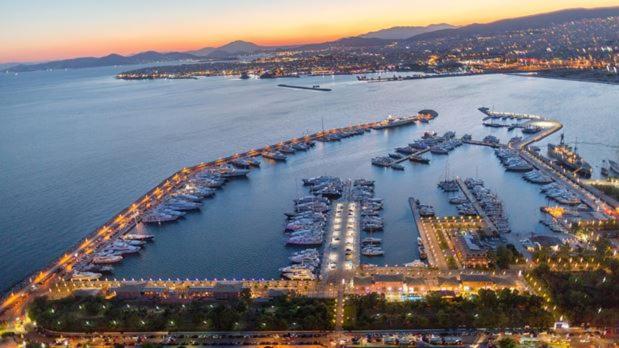Seaside Apartment In Flisvos Marina Афины Экстерьер фото